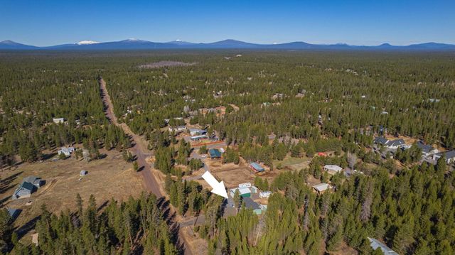 12411 Larchwood Drive, La Pine, OR 97739