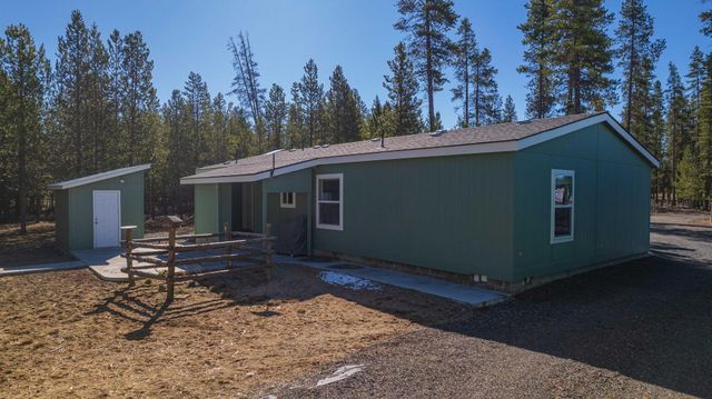 12411 Larchwood Drive, La Pine, OR 97739