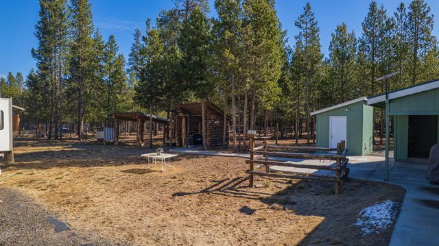 12411 Larchwood Drive, La Pine, OR 97739