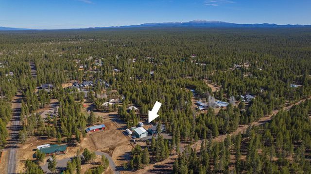 12411 Larchwood Drive, La Pine, OR 97739