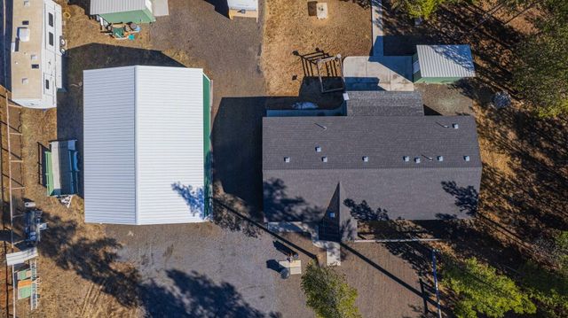 12411 Larchwood Drive, La Pine, OR 97739