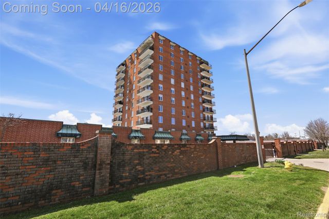 3301 Biddle Avenue 4C, Wyandotte, MI 48192