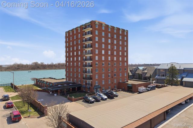 3301 Biddle Avenue 4C, Wyandotte, MI 48192
