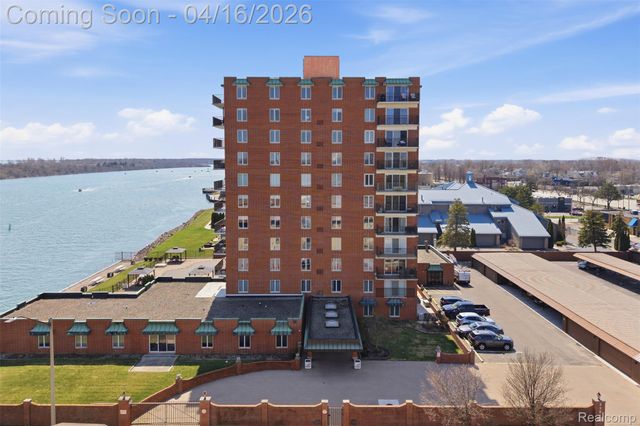 3301 Biddle Avenue 4C, Wyandotte, MI 48192