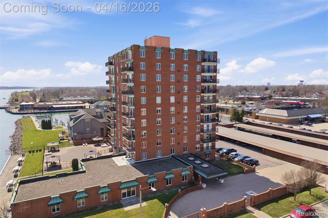 3301 Biddle Avenue 4C, Wyandotte, MI 48192