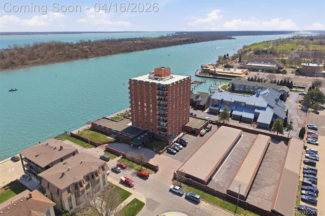 3301 Biddle Avenue 4C, Wyandotte, MI 48192