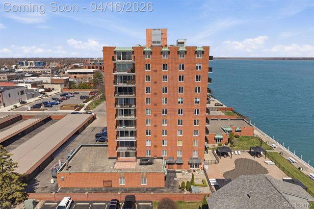3301 Biddle Avenue 4C, Wyandotte, MI 48192