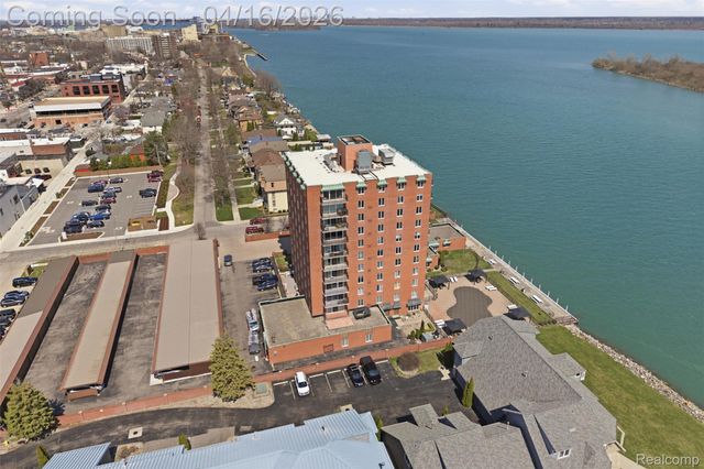 3301 Biddle Avenue 4C, Wyandotte, MI 48192
