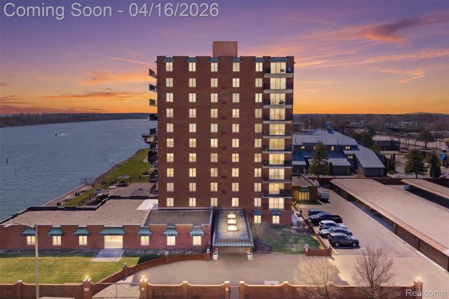 3301 Biddle Avenue 4C, Wyandotte, MI 48192