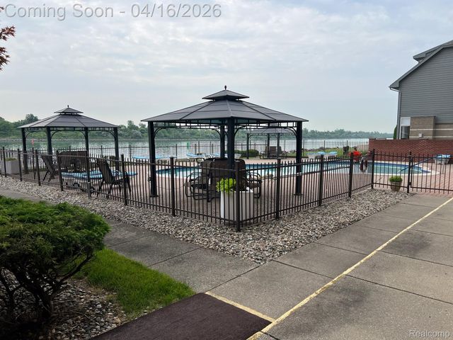 3301 Biddle Avenue 4C, Wyandotte, MI 48192