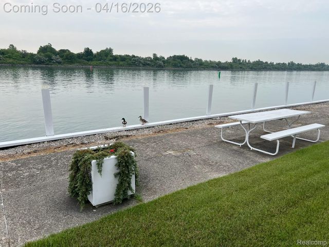 3301 Biddle Avenue 4C, Wyandotte, MI 48192