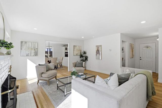 2125 Harkins Avenue, Menlo Park, CA 94025