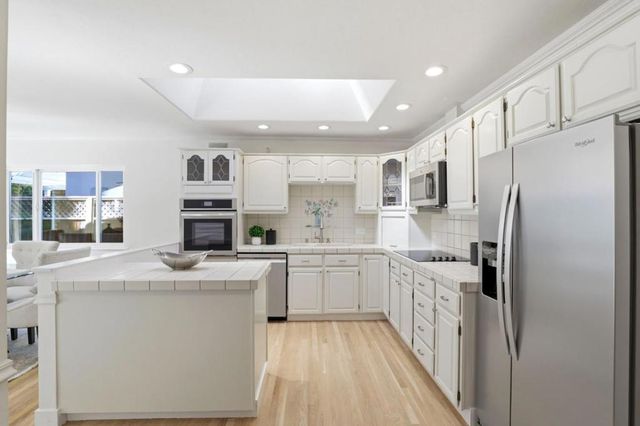 2125 Harkins Avenue, Menlo Park, CA 94025