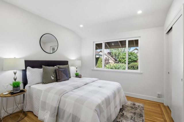 2125 Harkins Avenue, Menlo Park, CA 94025
