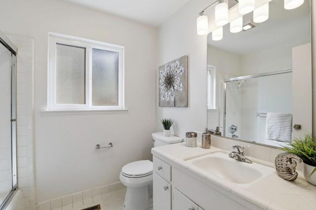 2125 Harkins Avenue, Menlo Park, CA 94025