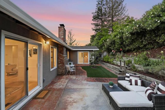 2125 Harkins Avenue, Menlo Park, CA 94025