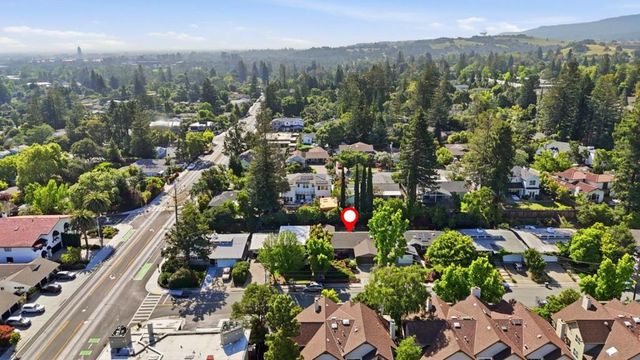 2125 Harkins Avenue, Menlo Park, CA 94025
