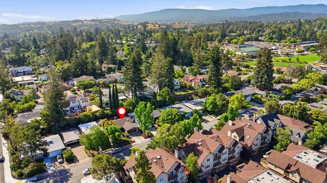 2125 Harkins Avenue, Menlo Park, CA 94025