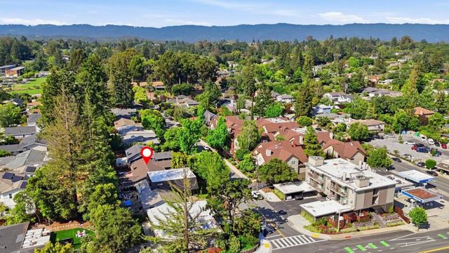 2125 Harkins Avenue, Menlo Park, CA 94025