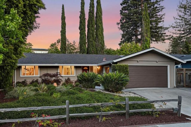 2125 Harkins Avenue, Menlo Park, CA 94025