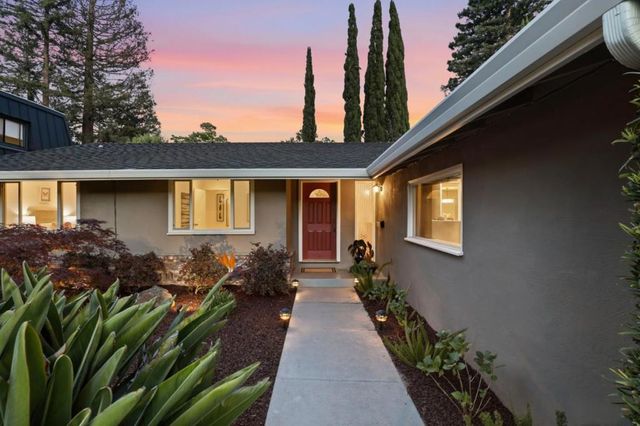 2125 Harkins Avenue, Menlo Park, CA 94025