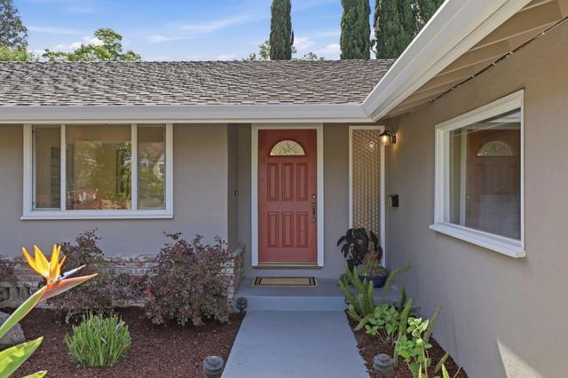 2125 Harkins Avenue, Menlo Park, CA 94025