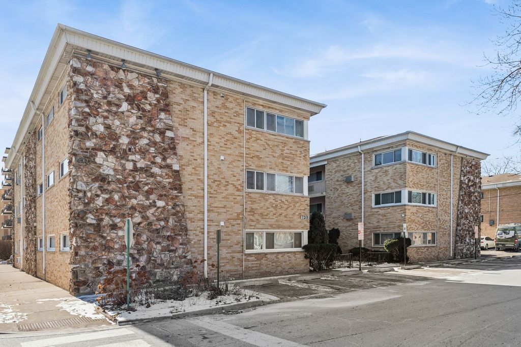7201 W Wellington Avenue D-1, Elmwood Park, IL 60707