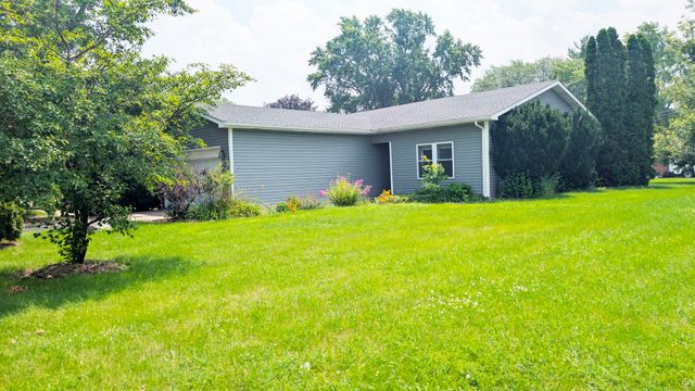 568 Manor Place, Aurora, IL 60506