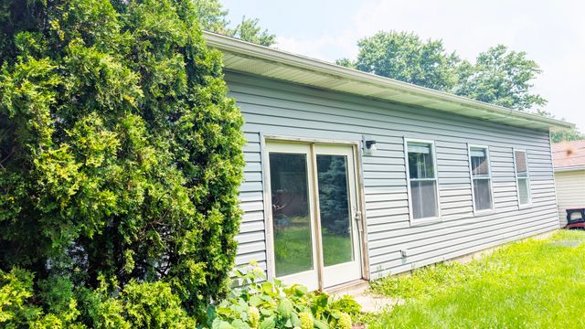 568 Manor Place, Aurora, IL 60506