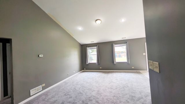 568 Manor Place, Aurora, IL 60506
