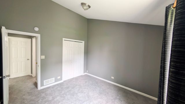 568 Manor Place, Aurora, IL 60506