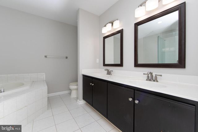 33 HERON POINTE CT, Marlton, NJ 08053
