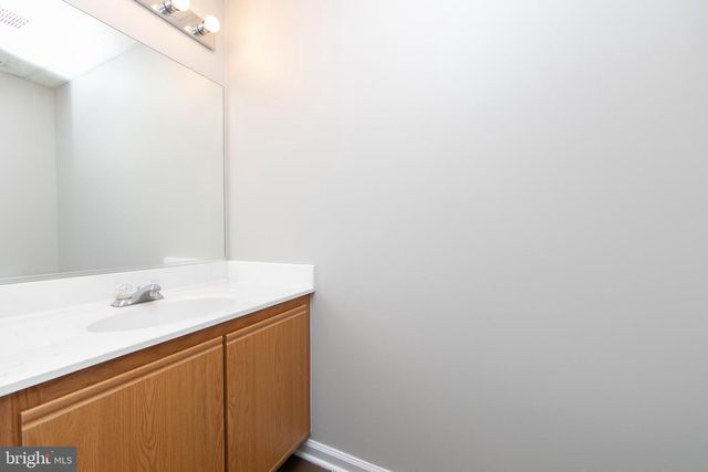 33 HERON POINTE CT, Marlton, NJ 08053