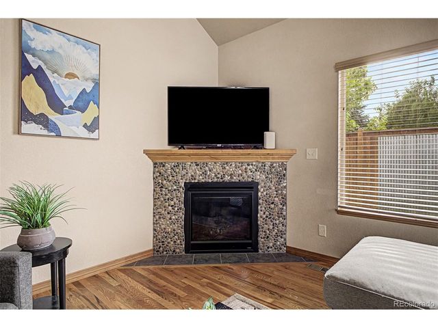 652 Sundance Dr, Windsor, CO 80550