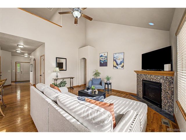 652 Sundance Dr, Windsor, CO 80550
