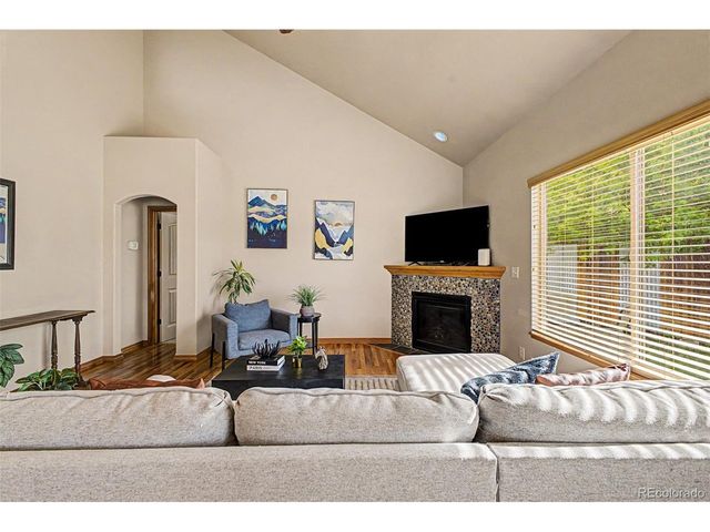 652 Sundance Dr, Windsor, CO 80550