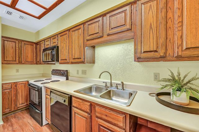 921 Marine Drive 223, Galveston, TX 77550