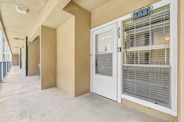 921 Marine Drive 223, Galveston, TX 77550