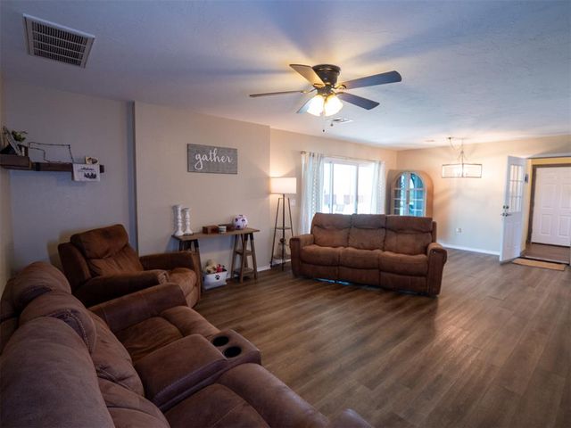 34210 Independence Street, Shawnee, OK 74804