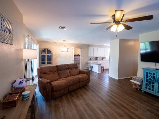 34210 Independence Street, Shawnee, OK 74804