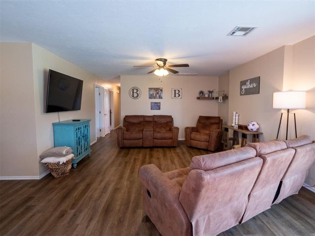 34210 Independence Street, Shawnee, OK 74804
