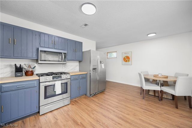 38640 Chestnut Ridge Road, Elyria, OH 44035