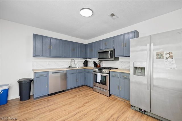 38640 Chestnut Ridge Road, Elyria, OH 44035