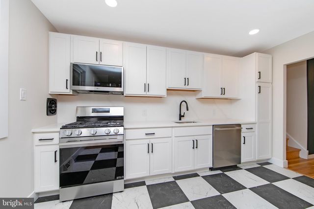 825 LEXINGTON AVE, Turnersville, NJ 08012
