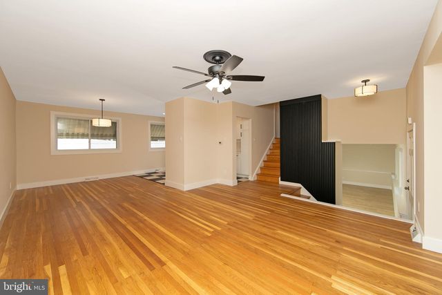 825 LEXINGTON AVE, Turnersville, NJ 08012
