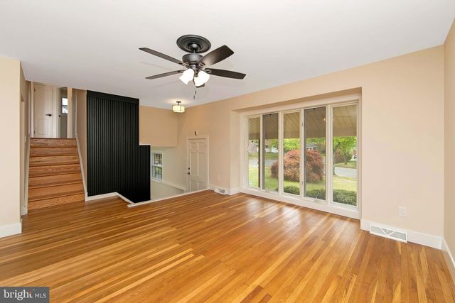825 LEXINGTON AVE, Turnersville, NJ 08012
