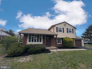 825 LEXINGTON AVE, Turnersville, NJ 08012