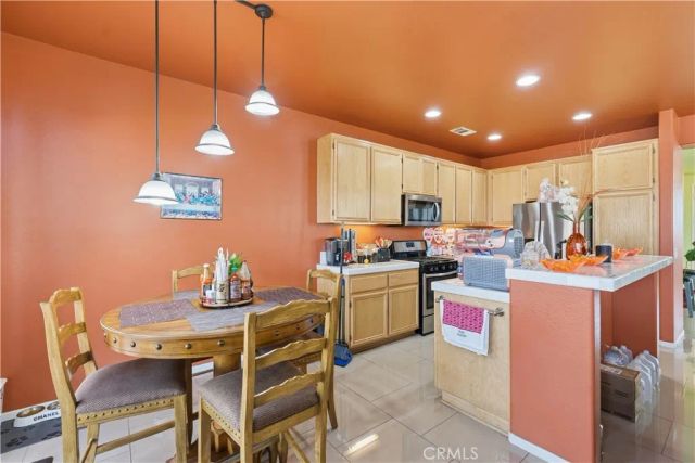 15817 Desert Pass, Adelanto, CA 92301