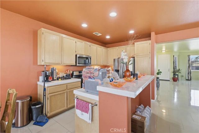 15817 Desert Pass, Adelanto, CA 92301