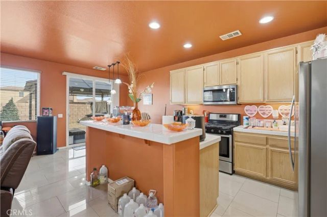 15817 Desert Pass, Adelanto, CA 92301